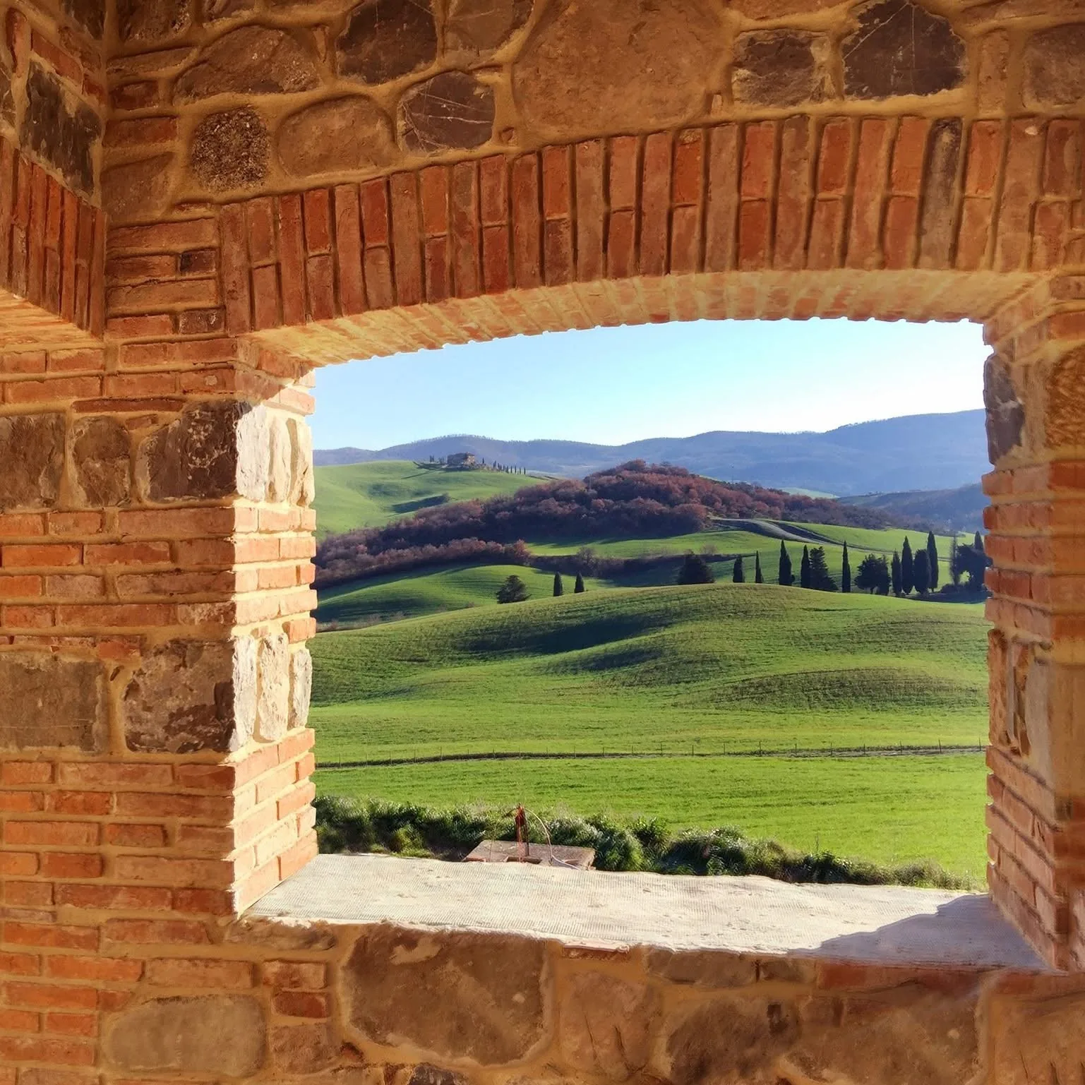 Val d'Orcia Relais — Un casale tra i cipressi: logo, 1537×1537 PX